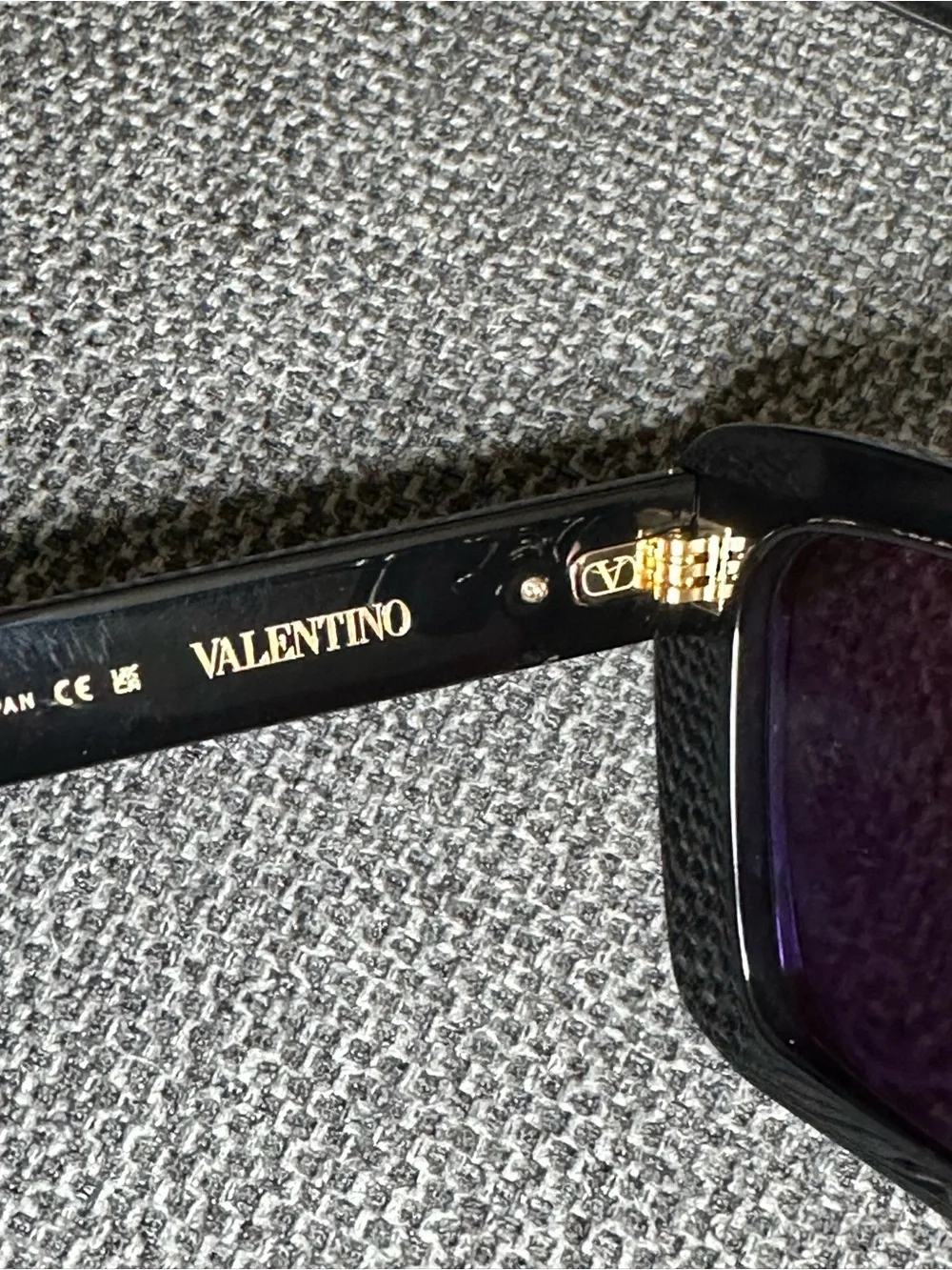 VALENTINO V-GOLDII Oversized Butterfly Sunglasses NIB Authentic Black/Smoke Grey - Picture 8 of 11